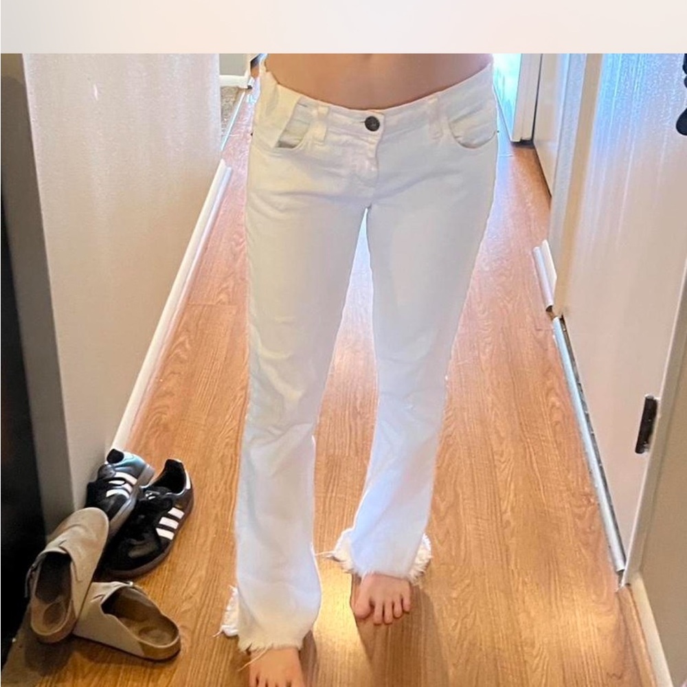 Women's White Frayed Hem Jeans
